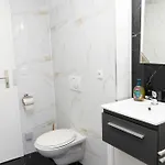 Lägenhet Moeblierte 2-zimmer-wohnung