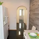 Moeblierte 2-zimmer-wohnung * Mönchengladbach