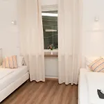 Moeblierte 2-zimmer-wohnung Lägenhet Mönchengladbach
