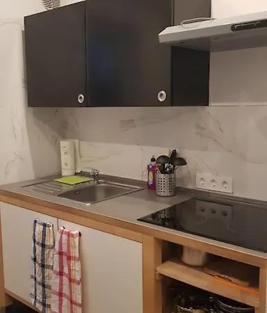 Apartmán Frisch Renovierte 2-zimmer-wohnung