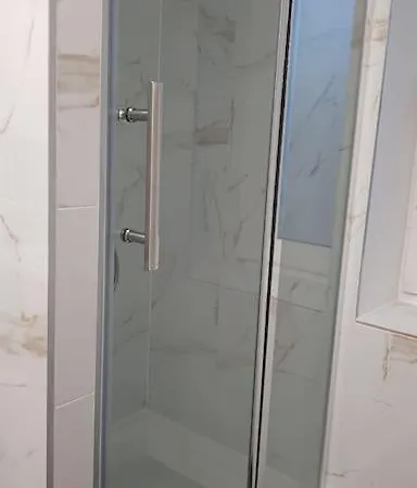 Frisch Renovierte 2-zimmer-wohnung Apartmán