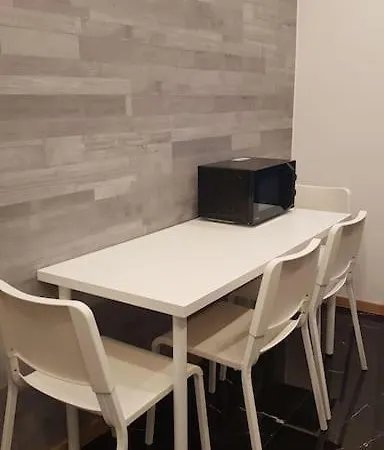 Apartmán Frisch Renovierte 2-zimmer-wohnung *