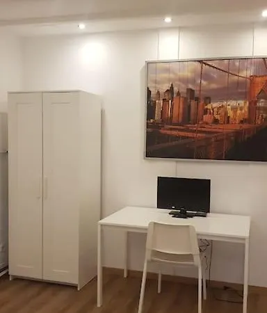 Frisch Renovierte 2-zimmer-wohnung * Mönchengladbach