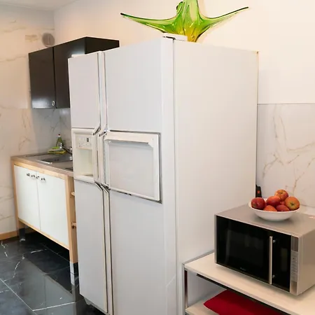 Frisch Renovierte 2-zimmer-wohnung 3*
