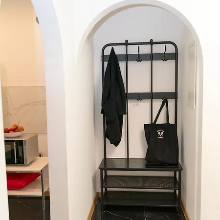 Moeblierte 2-zimmer-wohnung
