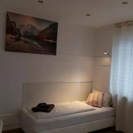Moeblierte 2-zimmer-wohnung * Mönchengladbach