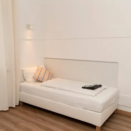 Moeblierte 2-zimmer-wohnung Lejlighed *