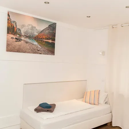 Moeblierte 2-zimmer-wohnung