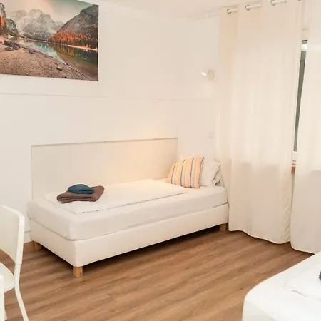 Frisch Renovierte 2-zimmer-wohnung 3* Monchengladbach