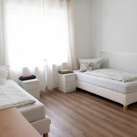 Hotel Frisch Renovierte 2-zimmer-wohnung Monchengladbach
