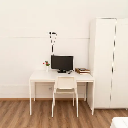 Apartmán Frisch Renovierte 2-zimmer-wohnung *