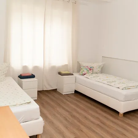 Moeblierte 2-zimmer-wohnung * Mönchengladbach