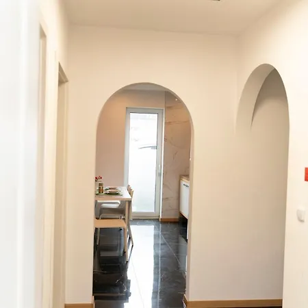 Moeblierte 2-zimmer-wohnung Lejlighed