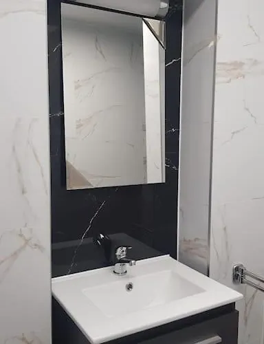 Frisch Renovierte 2-zimmer-wohnung Appartement Mönchengladbach