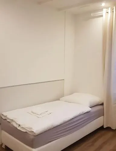 Appartement Frisch Renovierte 2-zimmer-wohnung Mönchengladbach