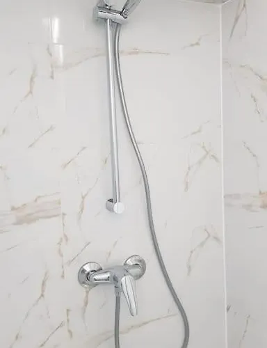 Frisch Renovierte 2-zimmer-wohnung Appartement *