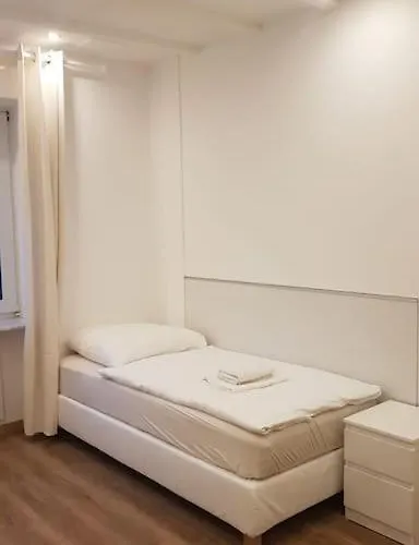 Frisch Renovierte 2-zimmer-wohnung Appartement Mönchengladbach