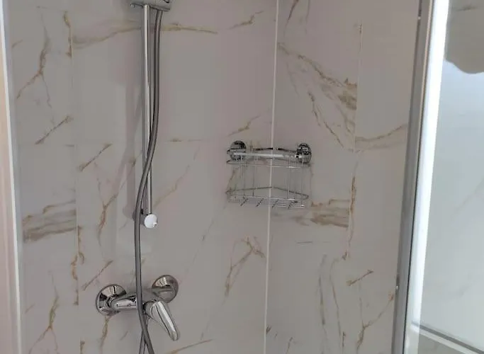 Frisch Renovierte 2-zimmer-wohnung Mönchengladbach