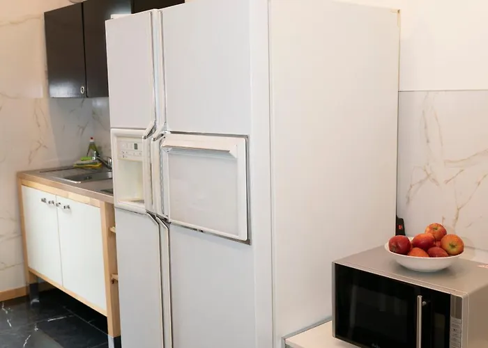 Frisch Renovierte 2-zimmer-wohnung *