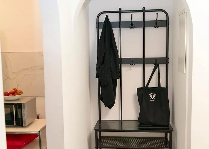 Frisch Renovierte 2-zimmer-wohnung