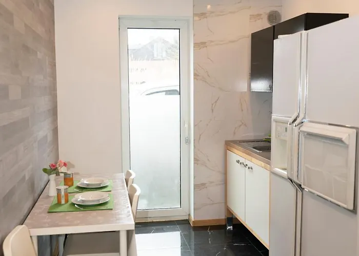 Frisch Renovierte 2-zimmer-wohnung